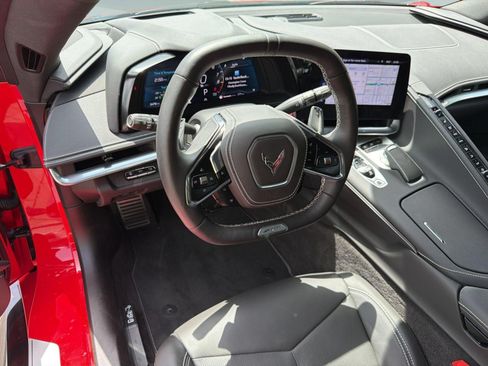 Used 2025 Chevrolet Corvette Z06 RWD image 28