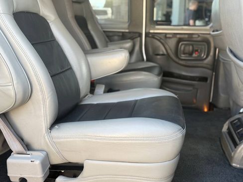 Used 2013 GMC Savana 1500 RWD image 46