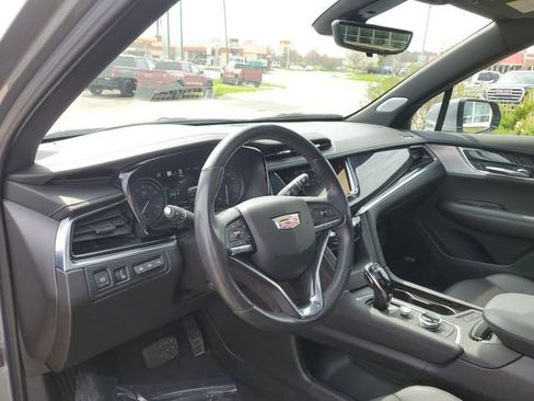 Used 2023 Cadillac XT6 Premium Luxury w/ Technology Package AWD/4WD image 8