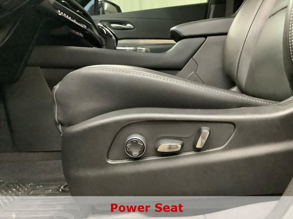 Used 2025 Cadillac XT4 Premium Luxury AWD/4WD image 13