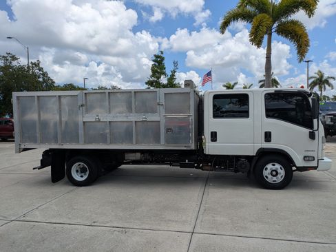 Used 2024 Chevrolet Low Cab Forward RWD image 3