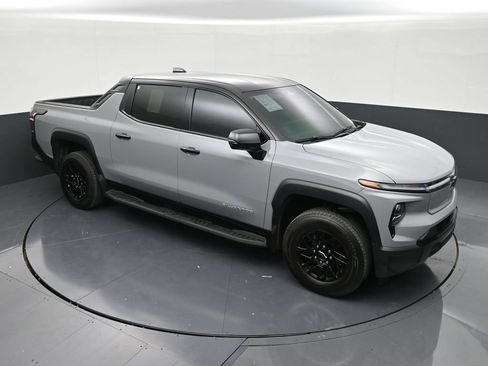 Used 2026 Chevrolet Silverado EV LT w/ Plus Package AWD/4WD image 18