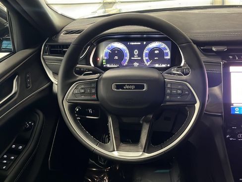 New 2025 Jeep Grand Cherokee L Limited image 17