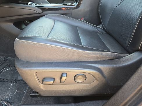 Used 2021 Buick Envision Essence w/ Technology Package I FWD image 26