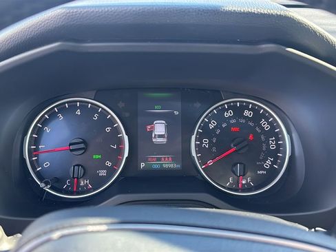 Used 2022 Toyota RAV4 XLE w/ Convenience Package AWD/4WD image 16