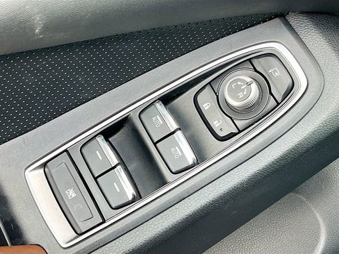 Used 2023 Subaru Ascent Touring AWD/4WD image 18