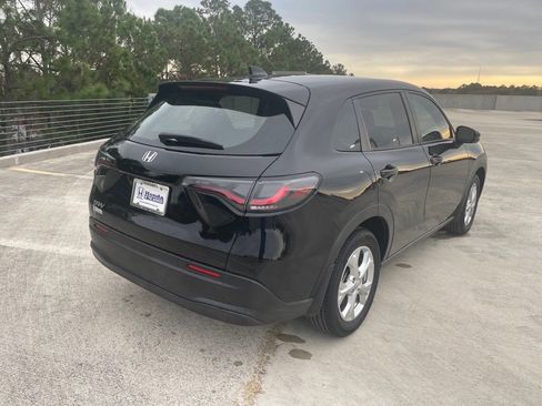 Certified 2023 Honda HR-V LX image 7