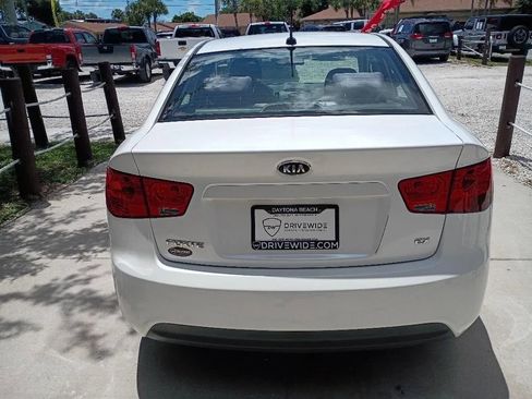 Used 2011 Kia Forte EX FWD image 4