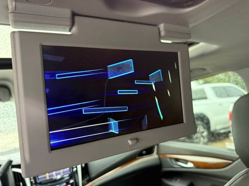 Used 2020 Cadillac Escalade ESV Luxury RWD image 37