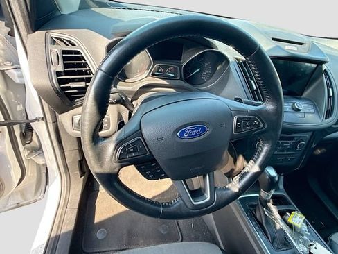 Used 2017 Ford Escape SE w/ Equipment Group 201A FWD image 15