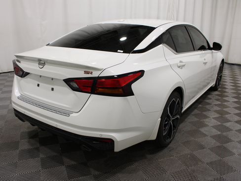 Used 2023 Nissan Altima 2.5 SR FWD image 27