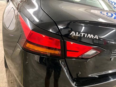 Used 2023 Nissan Altima 2.5 SR image 32