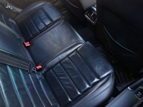 Used 2017 Volkswagen Golf R 4-Door image 15