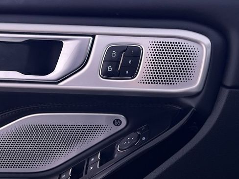 Used 2022 Ford Explorer Platinum w/ Equipment Group 601A image 33