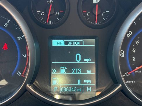 Used 2016 Chevrolet Cruze LT w/ Technology Package FWD image 12