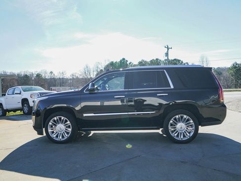Used 2018 Cadillac Escalade Platinum image 33