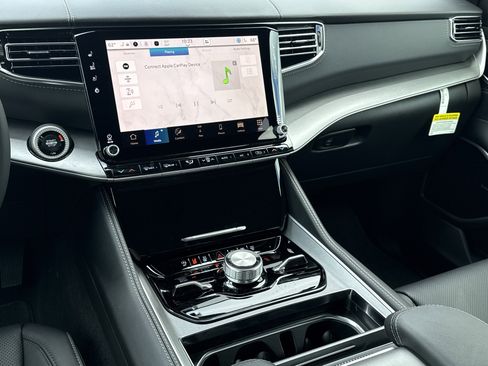 New 2026 Jeep Grand Wagoneer Limited image 16