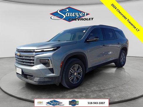 Used 2024 Chevrolet Traverse LT AWD/4WD image 1