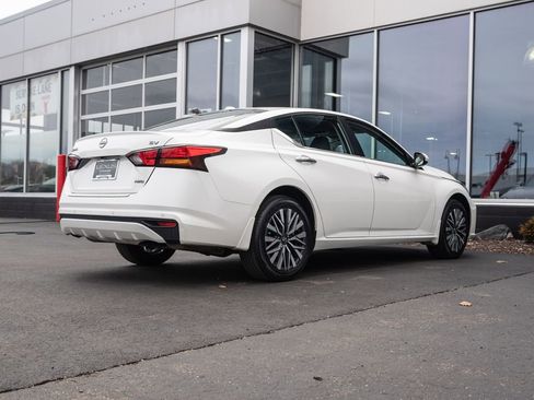 Used 2023 Nissan Altima 2.5 SV AWD/4WD image 9