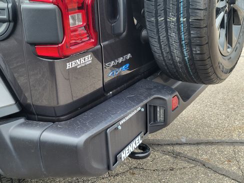 Used 2025 Jeep Wrangler Unlimited Sahara AWD/4WD image 13