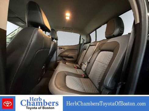 Used 2022 Chevrolet Colorado Z71 AWD/4WD image 19