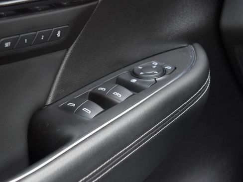 Used 2021 Buick Envision Essence FWD image 22