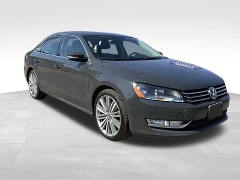 Used 2015 Volkswagen Passat 1.8T Sport FWD image 1