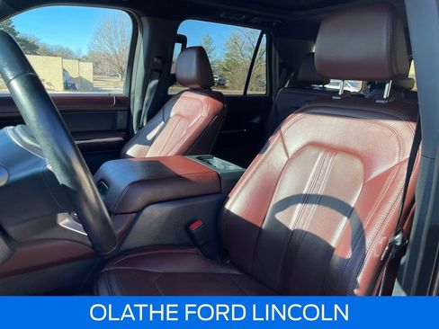 Used 2022 Ford Expedition Limited image 16