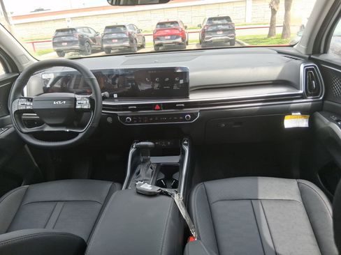 New 2026 Kia Sorento S w/ S Panoramic Sunroof Package FWD image 10
