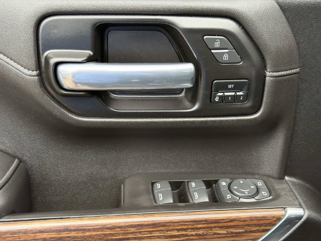 Used 2021 Chevrolet Silverado 1500 High Country w/ Technology Package AWD/4WD image 26