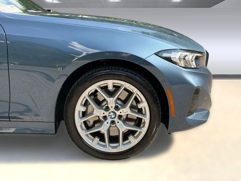 Certified 2025 BMW 330i xDrive Sedan AWD/4WD image 11