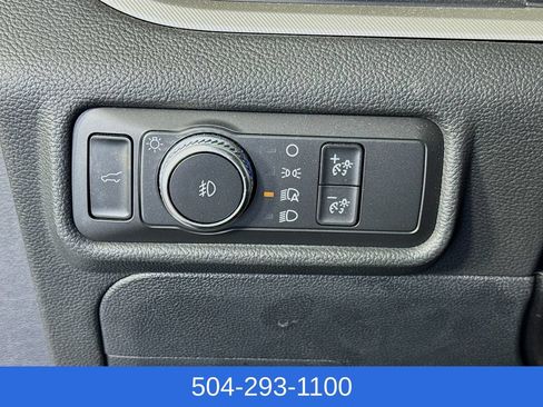 Used 2020 Ford Explorer XLT w/ Equipment Group 202A RWD image 12
