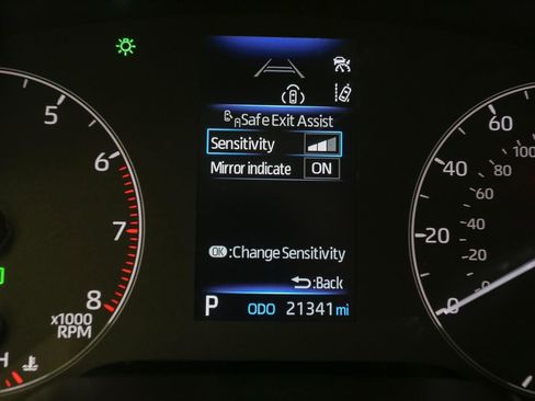 Used 2024 Toyota Corolla Cross AWD Hybrid image 40
