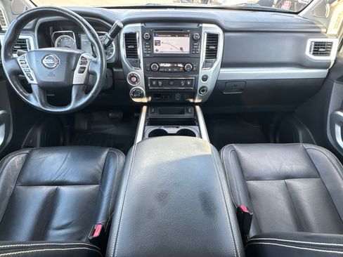 Used 2018 Nissan Titan PRO-4X w/ Pro-4x Convenience Package AWD/4WD image 21