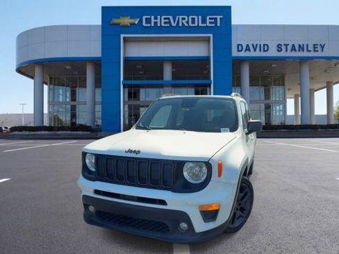 Used 2021 Jeep Renegade Latitude FWD image 3