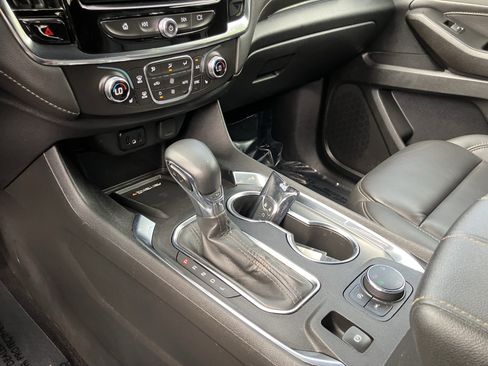 Used 2023 Chevrolet Traverse LT image 28