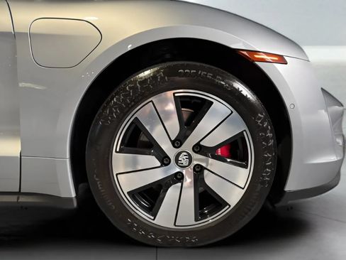 Used 2020 Porsche Taycan 4S w/ Premium Package AWD/4WD image 30