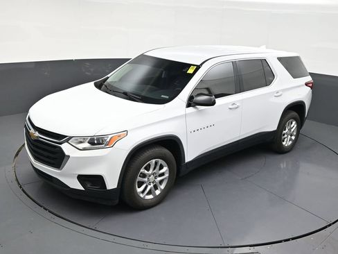 Used 2018 Chevrolet Traverse LS image 12