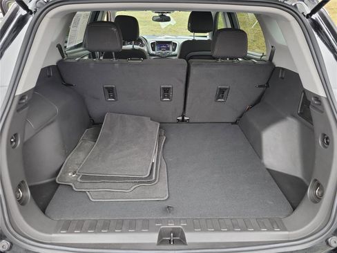 Used 2024 GMC Terrain SLE image 7