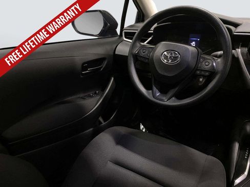 Used 2025 Toyota Corolla LE FWD image 17