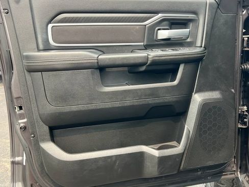 Used 2025 RAM 2500 Big Horn AWD/4WD image 18