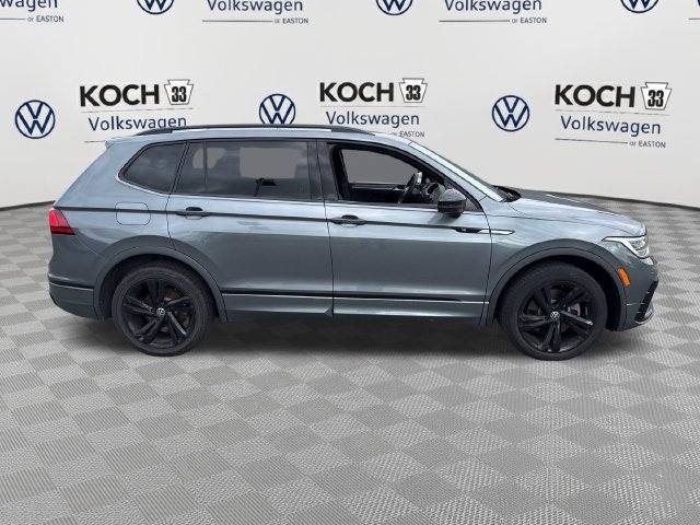 Certified 2023 Volkswagen Tiguan SE R-Line AWD/4WD image 9