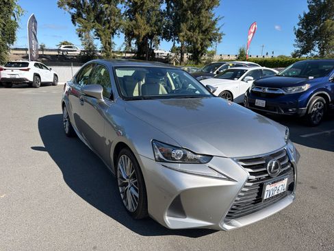 Used 2017 Lexus IS 200t RWD image 1