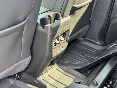 New 2026 GMC Canyon Elevation w/ Convenience Package image 22