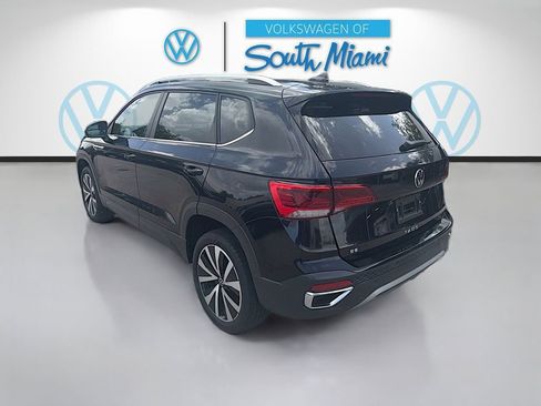 Used 2022 Volkswagen Taos SE FWD image 5