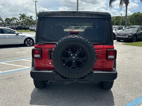 Used 2022 Jeep Wrangler Sport AWD/4WD image 7