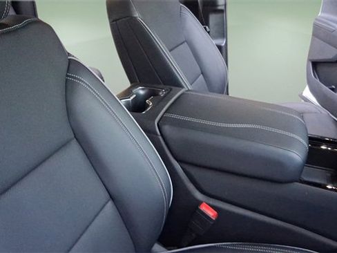 Used 2025 Chevrolet Silverado EV LT image 22