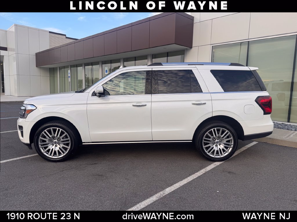 Used 2023 Ford Expedition Limited AWD/4WD image 2