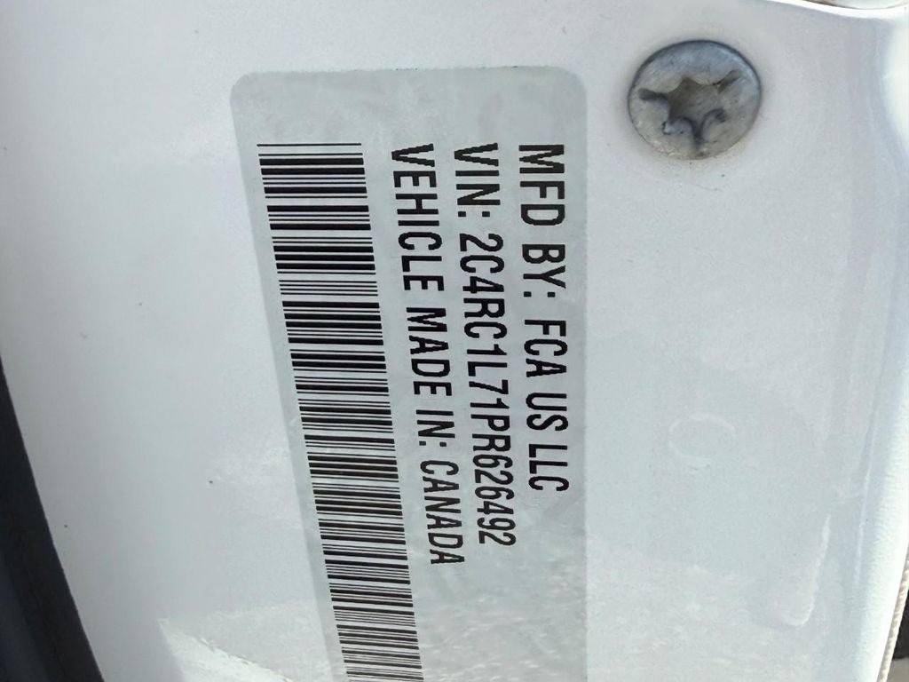 Used 2023 Chrysler Pacifica Touring-L FWD image 26