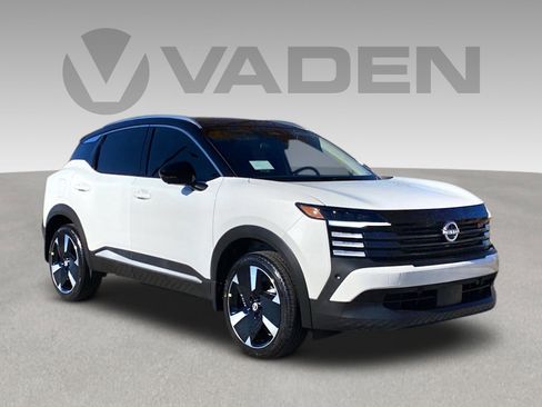 New 2026 Nissan Kicks SR w/ SR Premium Package FWD image 1